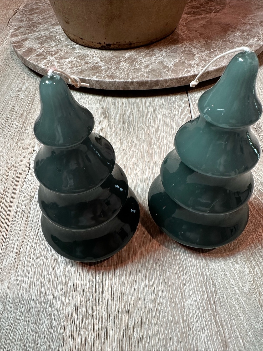 Elegant Green Tree Accents candle